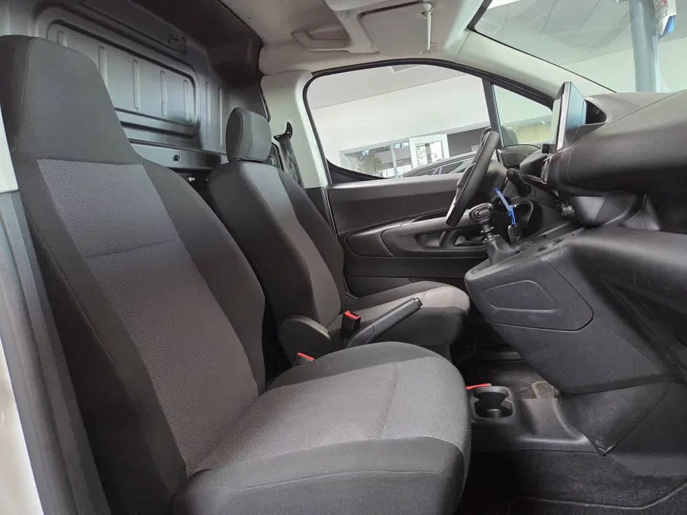 Peugeot Partner 1.5 BlueHDi 100 S&S L1 (bj 2023) uit 2023, foto 15