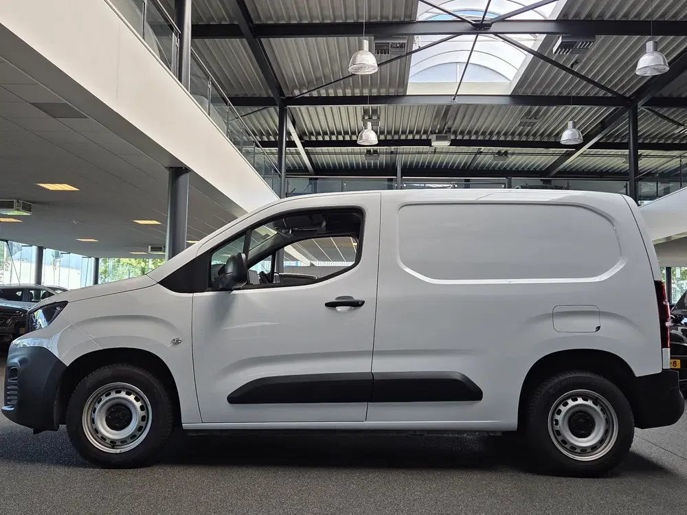 Peugeot Partner 1.5 BlueHDi 100 S&S L1 (bj 2023) uit 2023, foto 2
