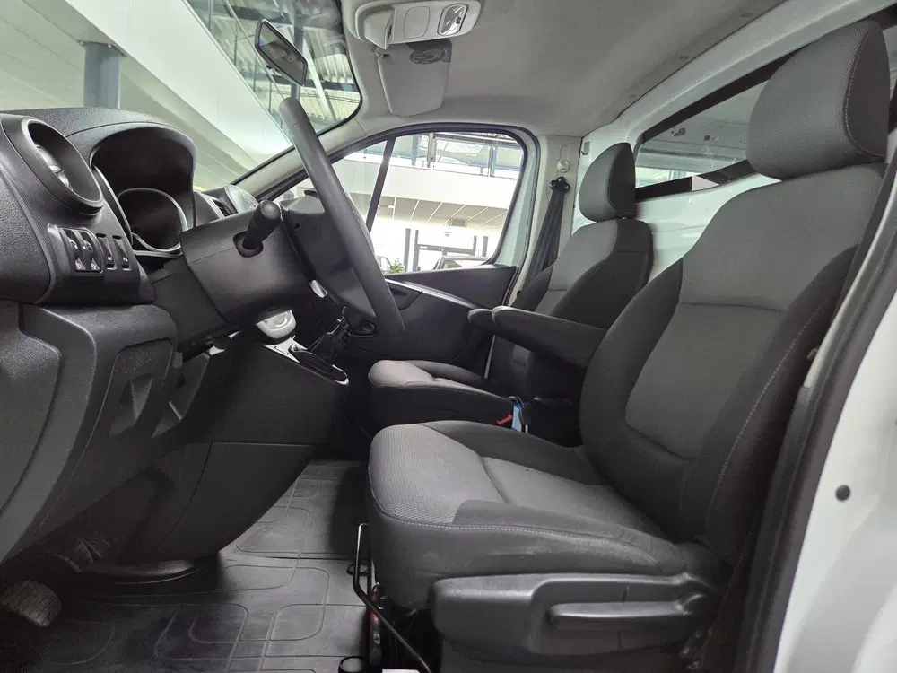 Renault Trafic 2.0 dCi 120 T29 L1H1 Comfort uit 2021, foto 11