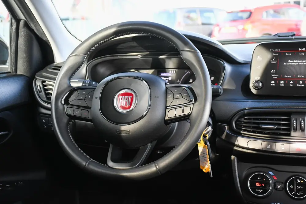 Fiat Tipo 1.4 T-Jet 16v Business Lusso APPLE CA uit 2019, foto 16