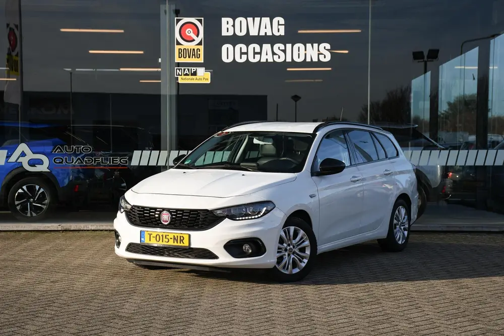 Fiat Tipo 1.4 T-Jet 16v Business Lusso APPLE CA uit 2019, foto 2