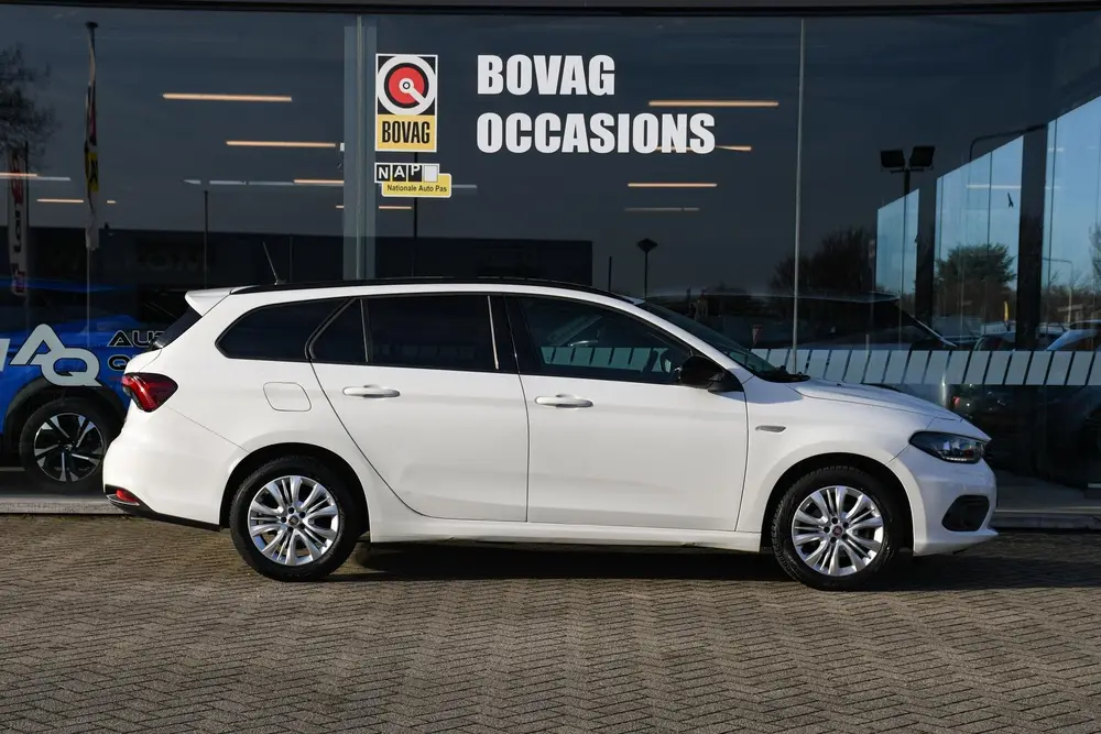 Fiat Tipo 1.4 T-Jet 16v Business Lusso APPLE CA uit 2019, foto 6