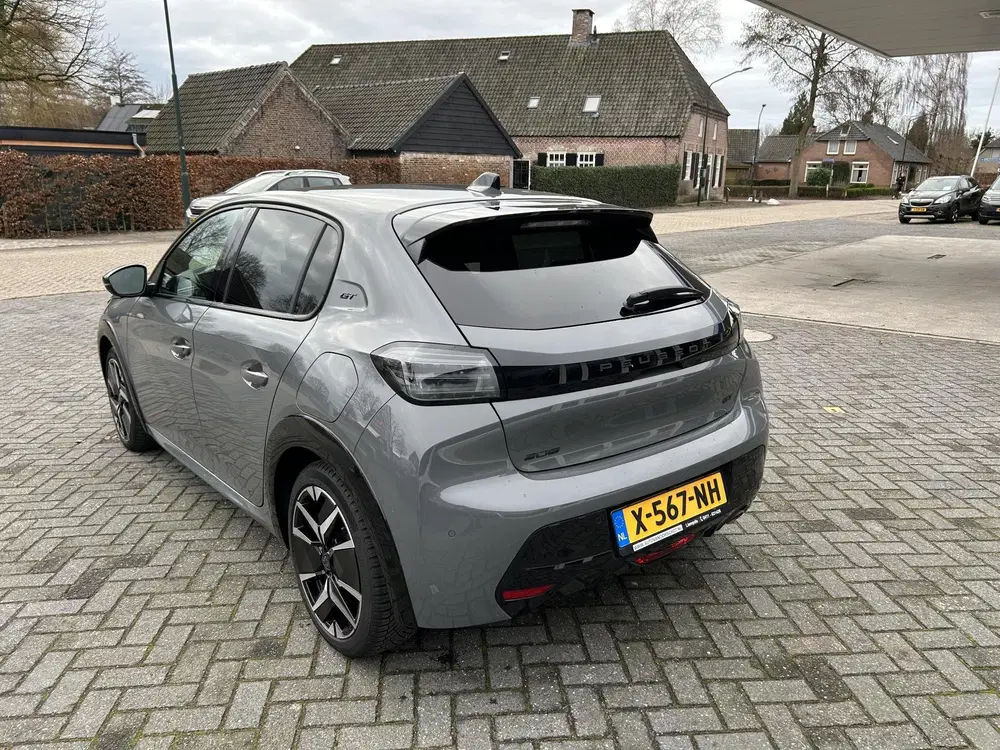 Peugeot 208 1.2 PureTech 100 GT uit 2024, foto 7