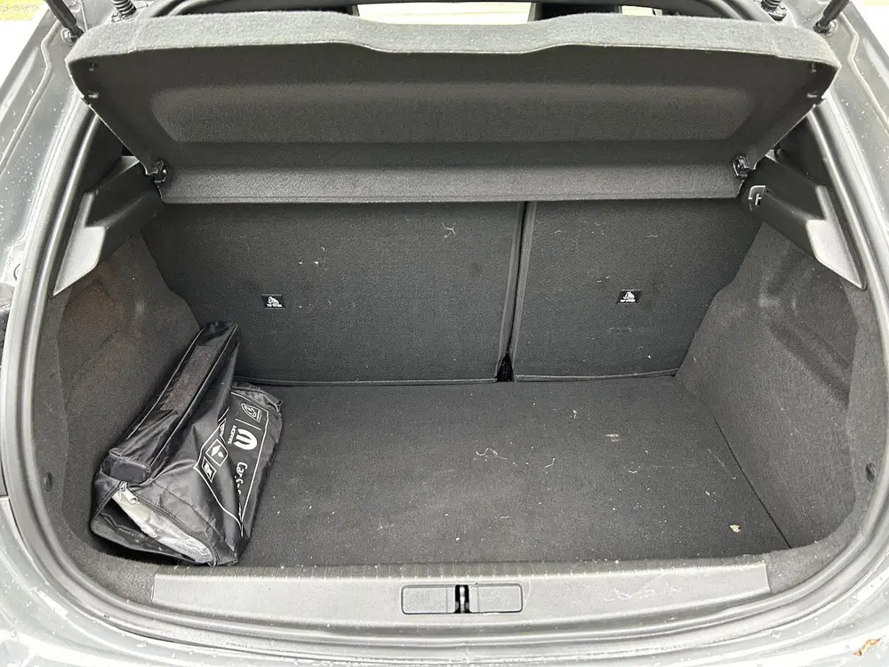 Peugeot 208 1.2 PureTech 100 GT uit 2024, foto 9