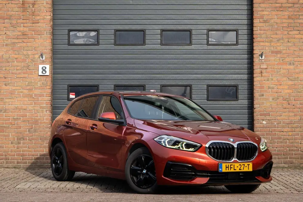 BMW 1-serie 118i High Executive Pano automaat Sfeer uit 2022, foto 2