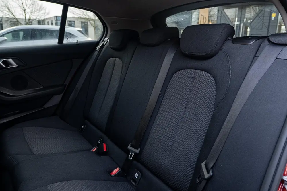 BMW 1-serie 118i High Executive Pano automaat Sfeer uit 2022, foto 9
