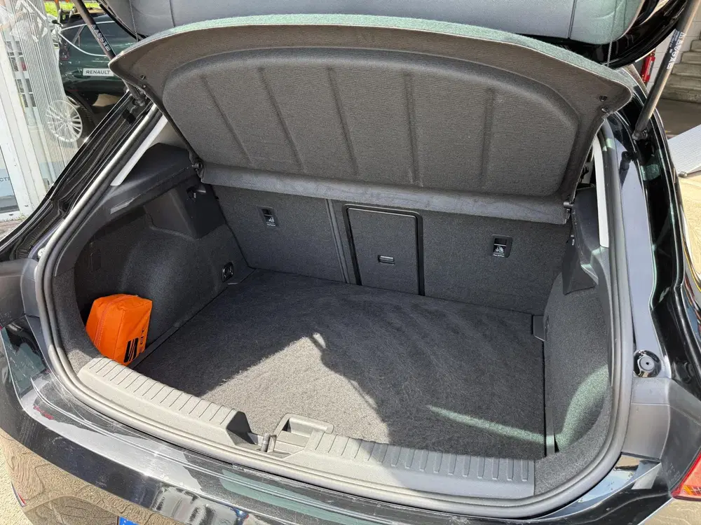 SEAT Leon 1.5 eTSI FR Business Intense uit 2022, foto 9