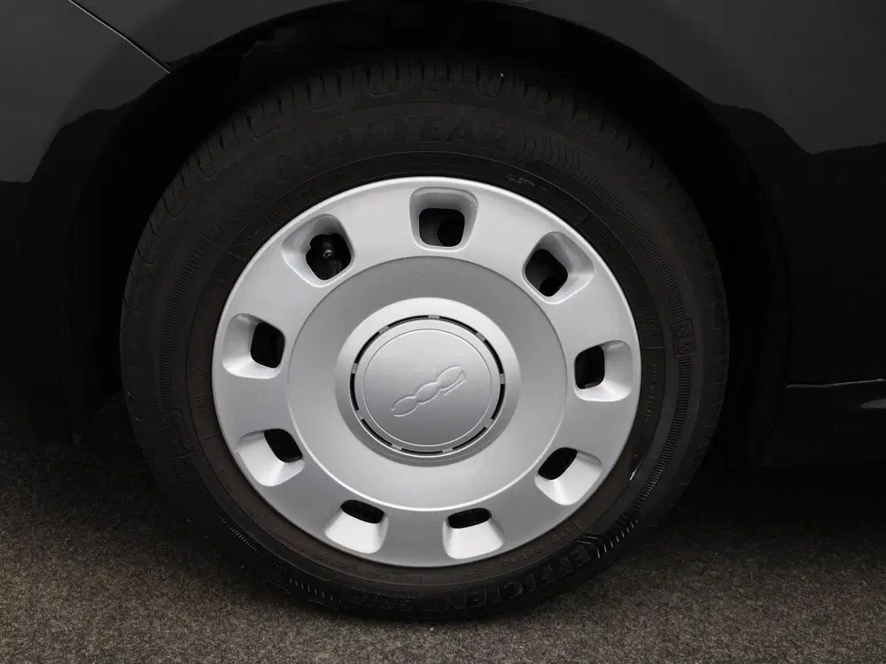 Fiat 500 1.0 Hybrid uit 2023, foto 13