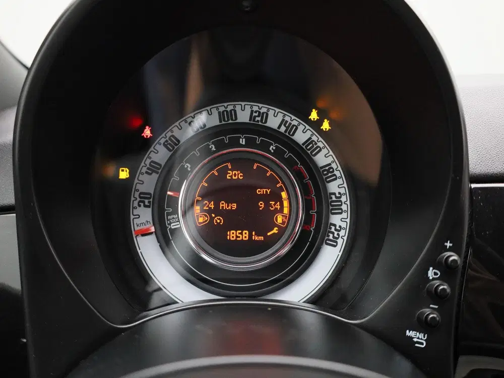 Fiat 500 1.0 Hybrid uit 2023, foto 16