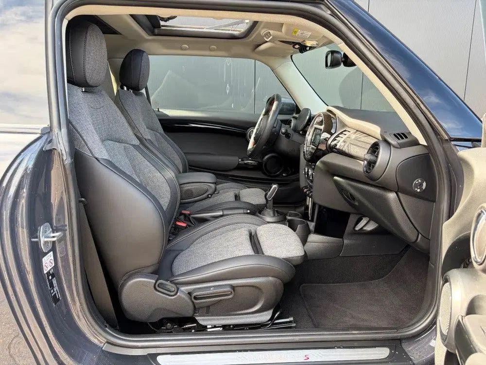 Mini Cooper S 2.0 Aut. Pano Leder Camera LED Carplay Nav uit 2021, foto 3
