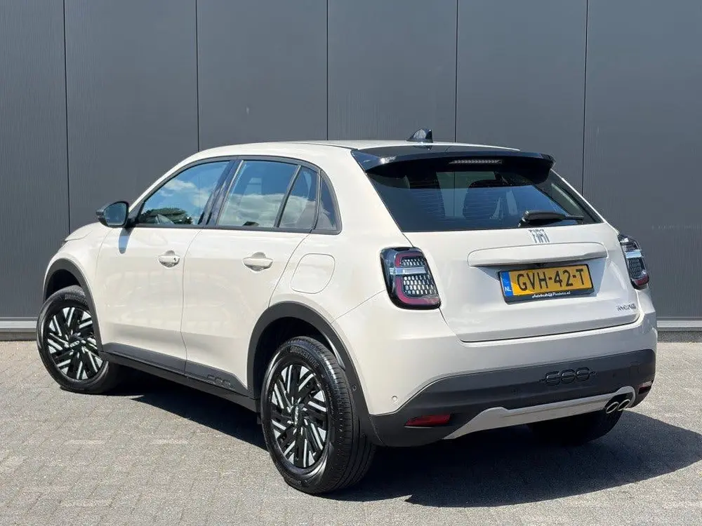 Fiat 600 1.2 Hybrid Urban Automaat Carplay Camera C uit 2024, foto 9