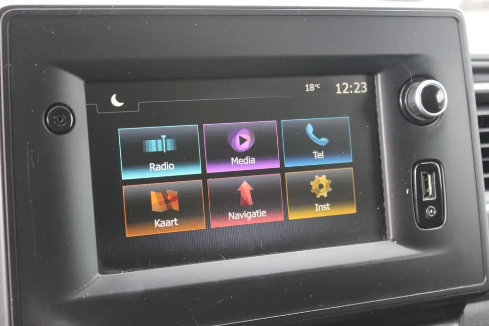Renault Master T35 2.3 dCi 135 L2H3 Hoogwerker uit 2020, foto 11