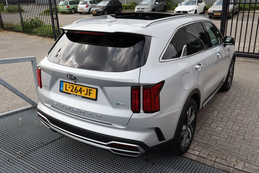 Kia Sorento 1.6 T-GDI Plug-in Hybrid 4WD ExecutiveLine uit 2021, foto 11