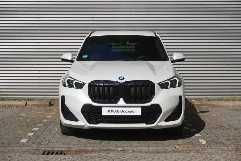 BMW X1 xDrive30e uit 2023, foto 3