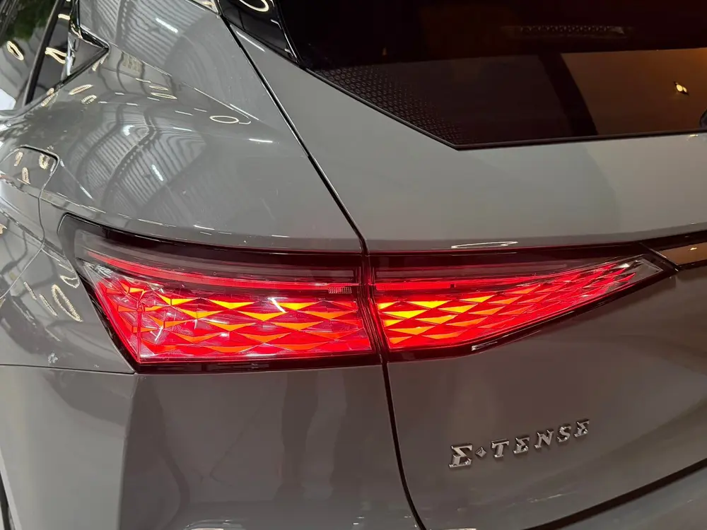 DS Automobiles DS 4 DS 4 E-Tense 220PK SOH 95% uit 2022, foto 10