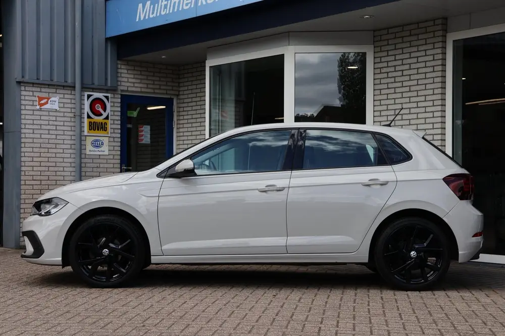 Volkswagen POLO 1.0 TSI 95PK Life App-connect Cruise-control uit 2022, foto 2
