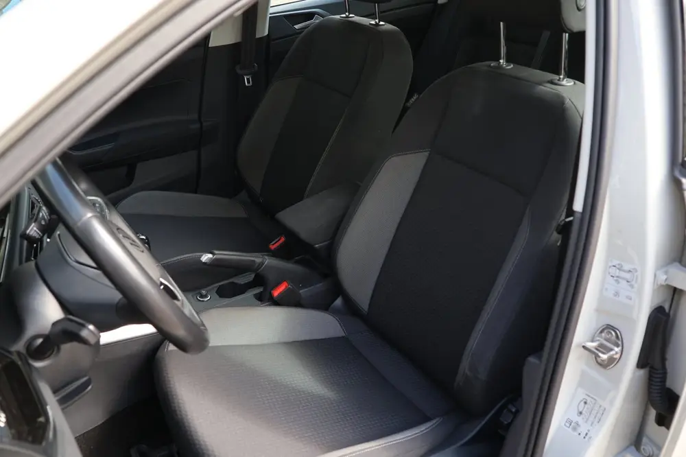 Volkswagen POLO 1.0 TSI 95PK Life App-connect Cruise-control uit 2022, foto 4