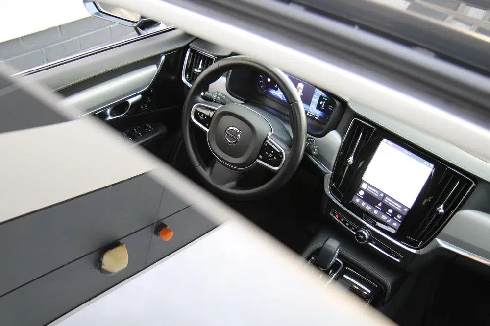 Volvo V90 2.0 T6 Plug-in hybrid AWD Pano Trekhaak Ca uit 2023, foto 14