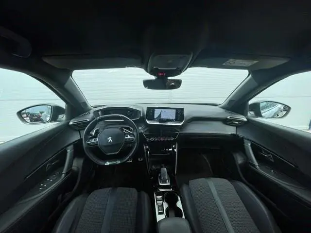 Peugeot 2008 EV GT 50 kWh uit 2024, foto 9