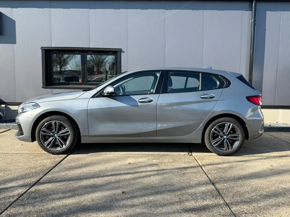BMW 1-serie 116i uit 2024, foto 4