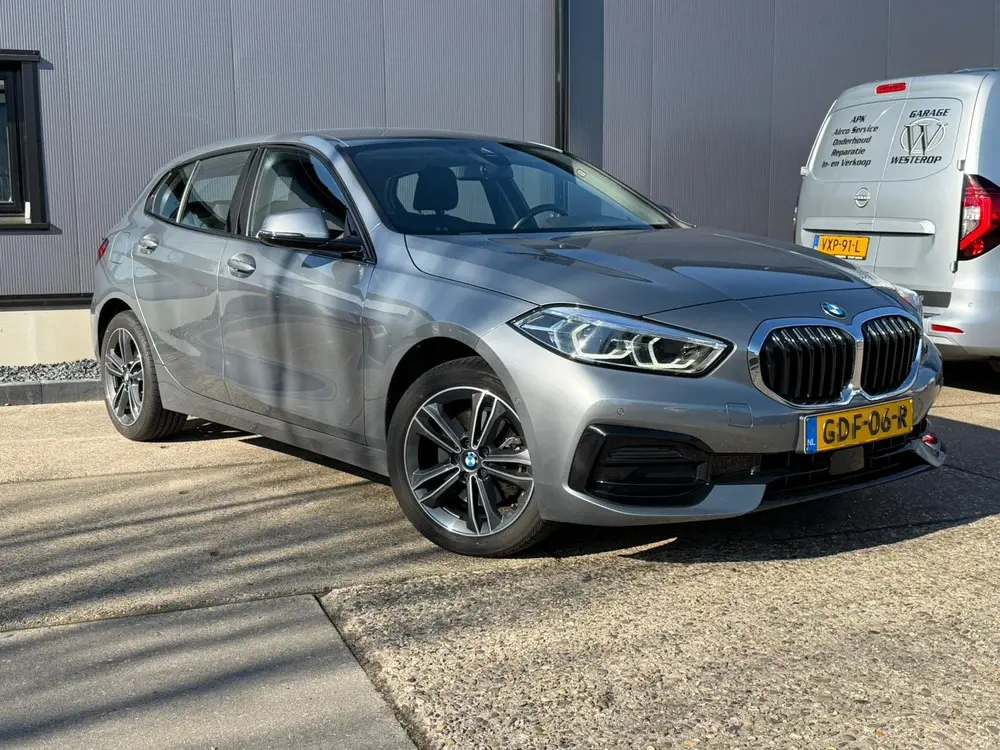 BMW 1-serie 116i uit 2024, foto 5
