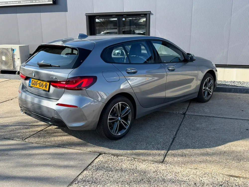 BMW 1-serie 116i uit 2024, foto 7
