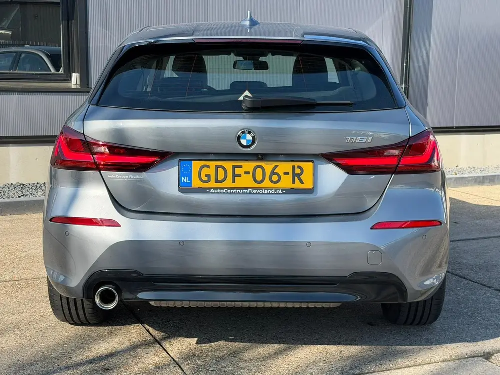 BMW 1-serie 116i uit 2024, foto 8