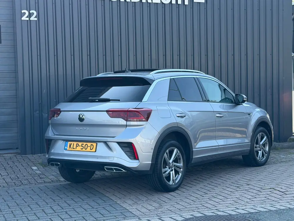 Volkswagen T-Roc 1.5 TSI R-Line|Pano|Virtual|DSG|ACC|IQ-Ligh uit 2023, foto 2