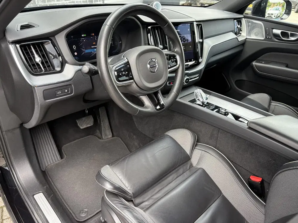 Volvo XC60 Plug-in-Hybrid T8 AWD Polestar Engineered uit 2023, foto 2