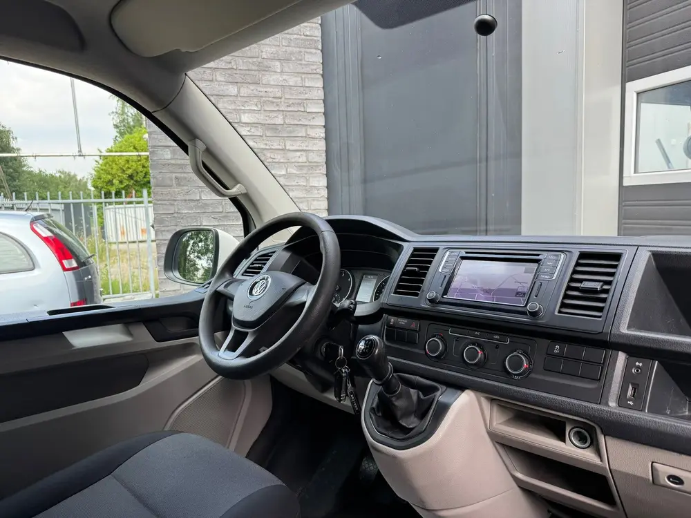 Volkswagen Transporter 2.0 TDI L1H1 Highline Trekhaak uit 2019, foto 9