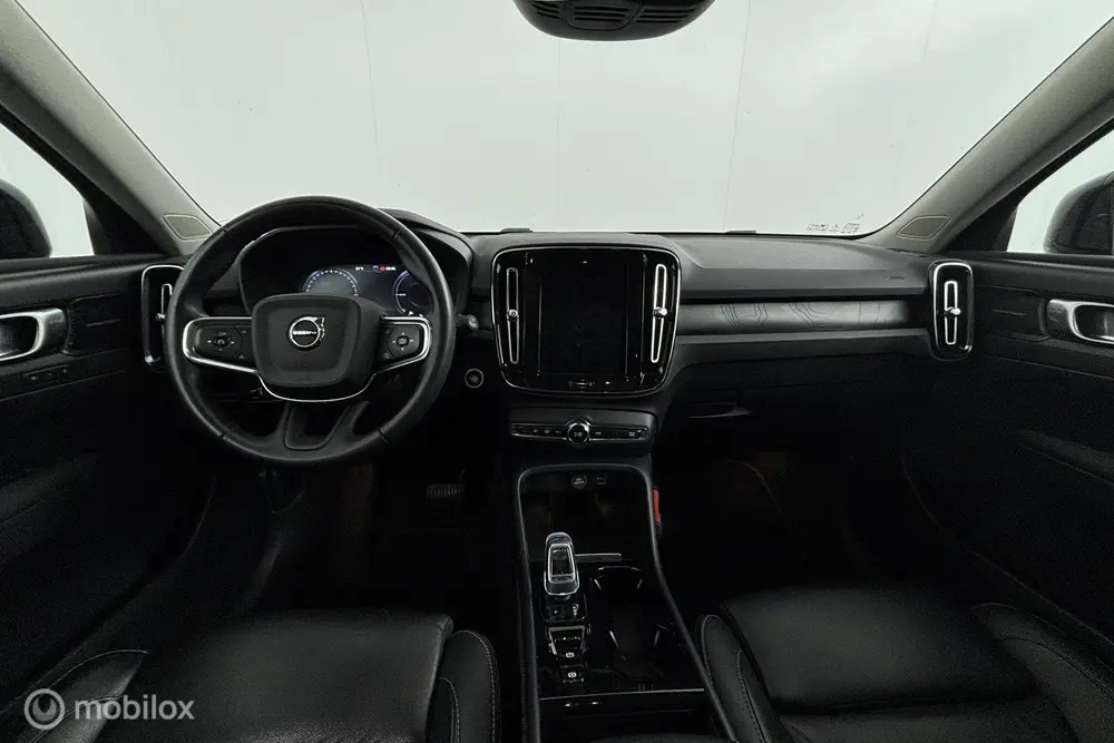 Volvo XC40 1.5 T4 Plug-in hybrid Ultimate Dark uit 2022, foto 2
