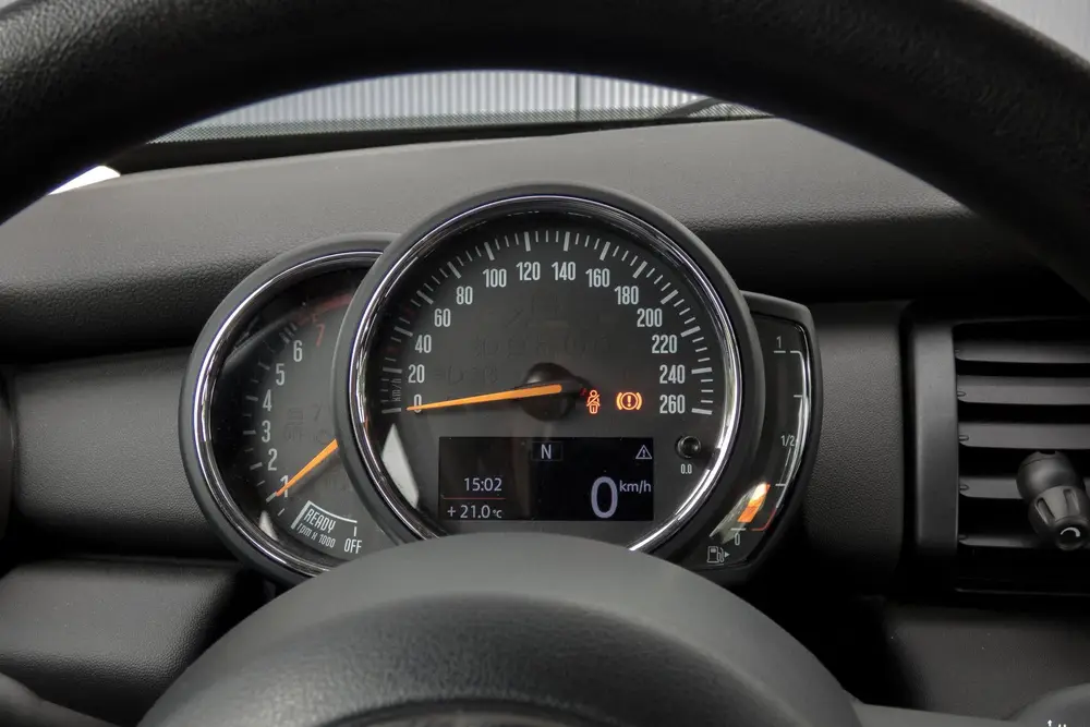 Mini 5-Deurs 1.5 One | Parkeersensoren | Airco | Bluetooth | uit 2019, foto 11