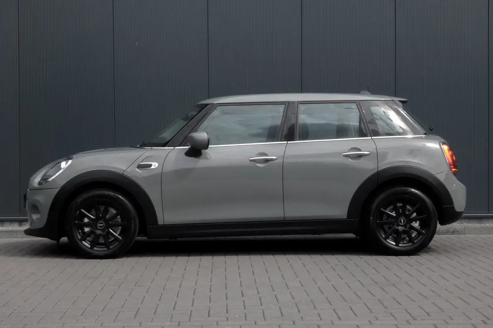 Mini 5-Deurs 1.5 One | Parkeersensoren | Airco | Bluetooth | uit 2019, foto 15