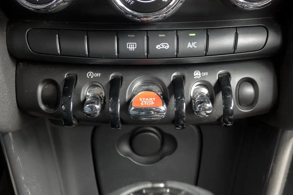 Mini 5-Deurs 1.5 One | Parkeersensoren | Airco | Bluetooth | uit 2019, foto 20
