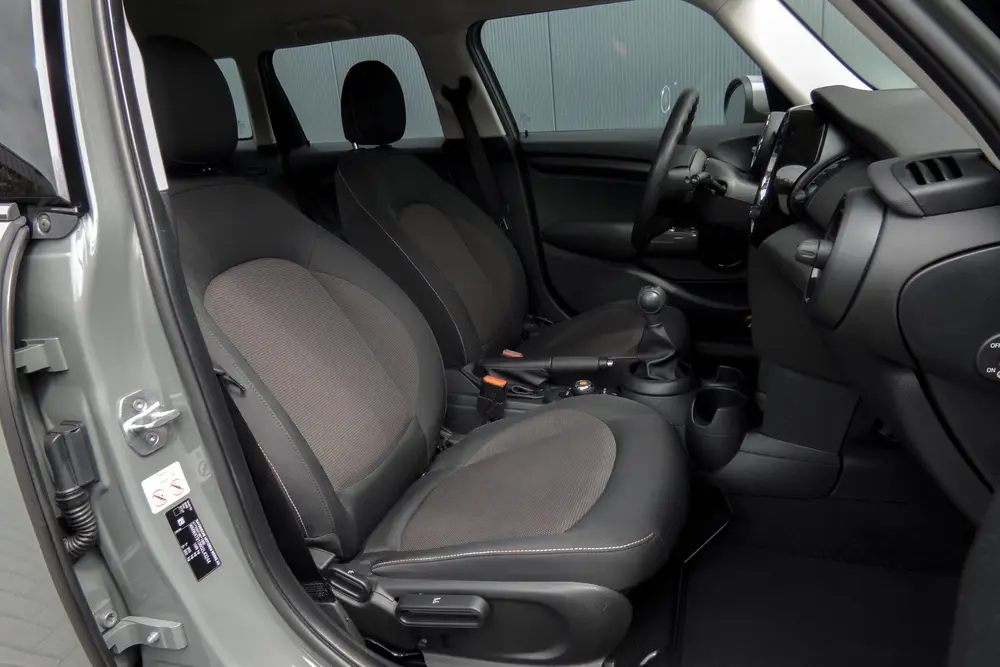 Mini 5-Deurs 1.5 One | Parkeersensoren | Airco | Bluetooth | uit 2019, foto 4