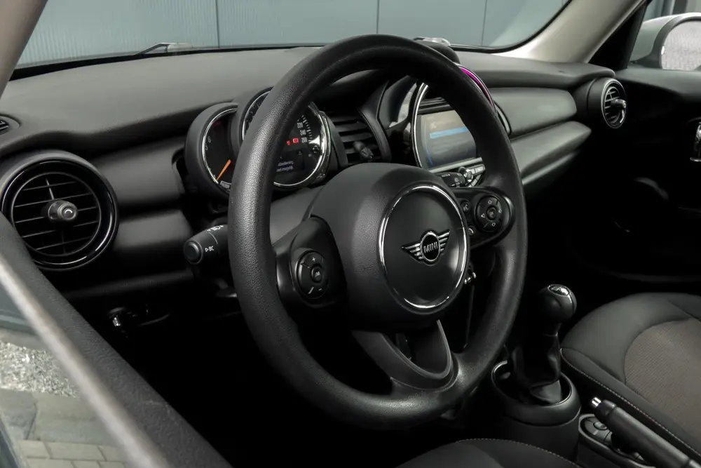 Mini 5-Deurs 1.5 One | Parkeersensoren | Airco | Bluetooth | uit 2019, foto 5