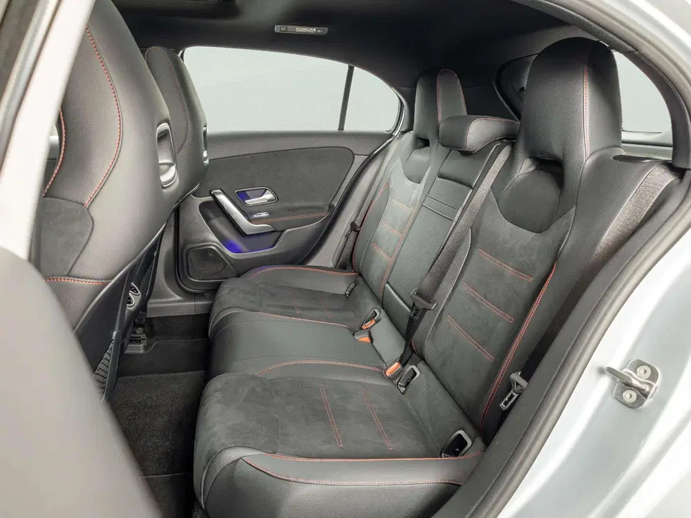 Mercedes-Benz A-Klasse 250 e Business Solution AMG uit 2025, foto 10