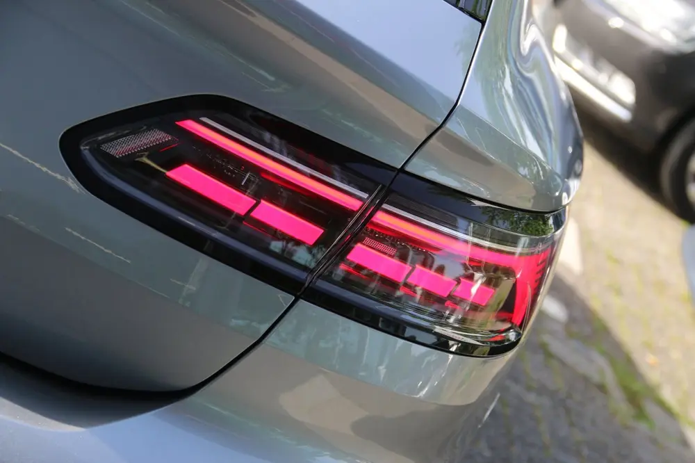 Volkswagen Arteon Shooting Brake 2.0 TSI R-Line Business+ uit 2021, foto 7