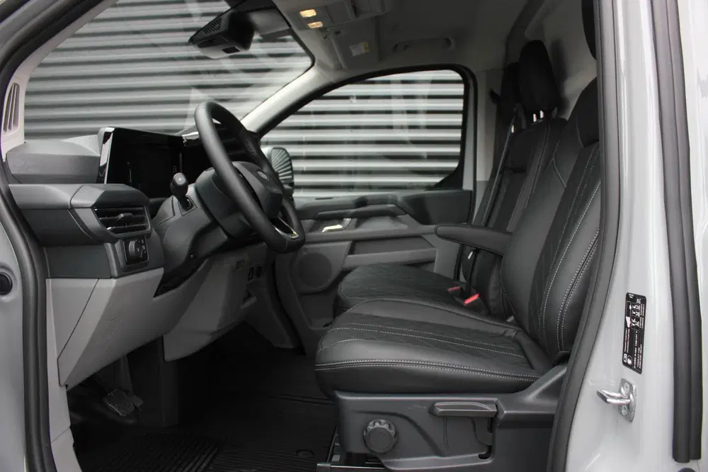 Ford Transit 340 L2H1 Limited 65 kWh 218PK uit 2025, foto 13