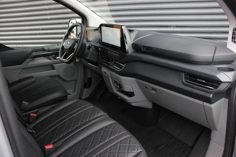 Ford Transit 340 L2H1 Limited 65 kWh 218PK uit 2025, foto 14
