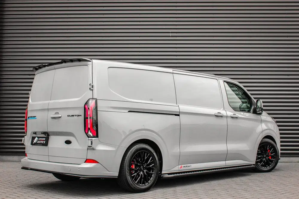 Ford Transit 340 L2H1 Limited 65 kWh 218PK uit 2025, foto 3