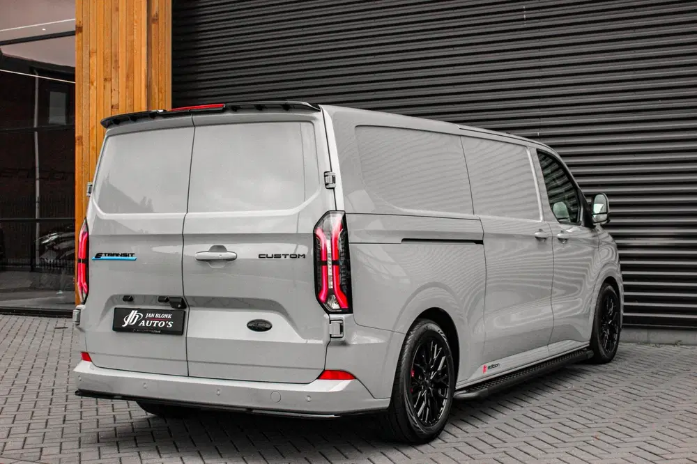 Ford Transit 340 L2H1 Limited 65 kWh 218PK uit 2025, foto 9