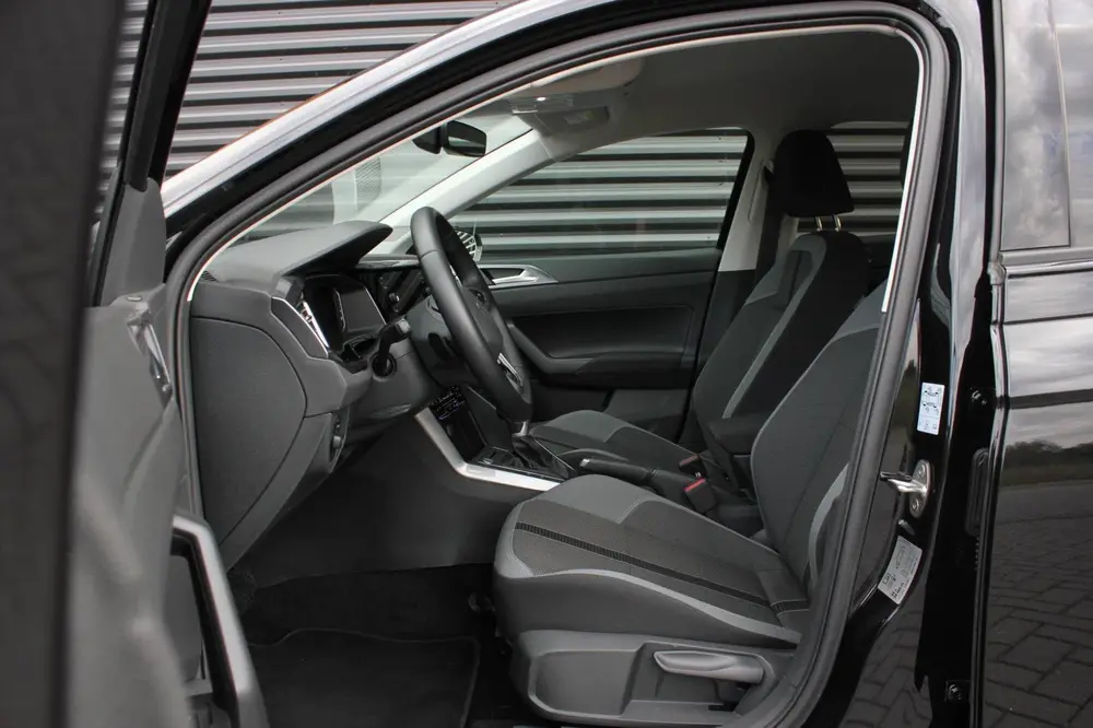 Volkswagen Polo 1.0 TSI 110PK DSG R-LINE / FULL BLACK / VERL uit 2023, foto 12