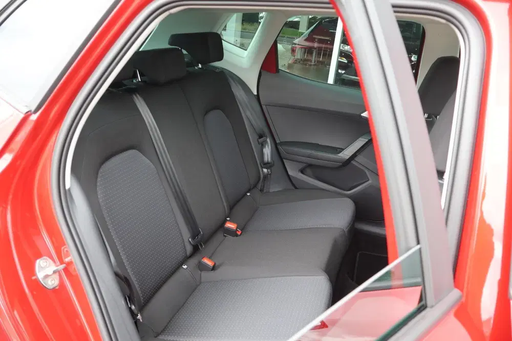 SEAT Arona 1.0 EcoTSI 95pk Style Business Connect uit 2024, foto 17