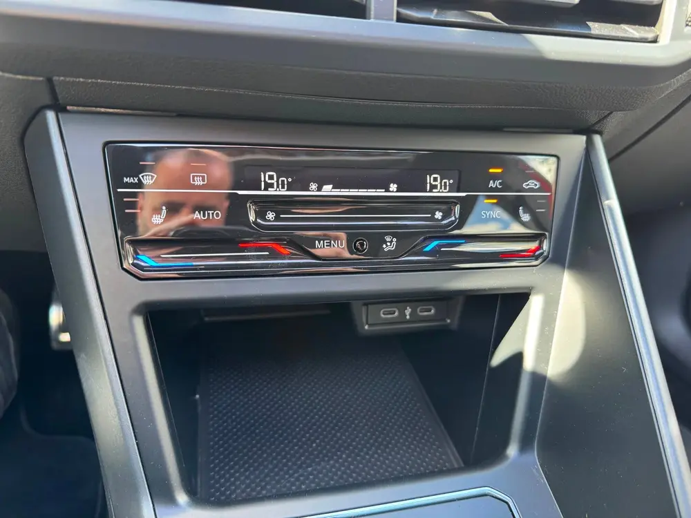 Volkswagen Taigo 1.0 TSI 3X R-Line DSG Panorama Camera Leder uit 2024, foto 19