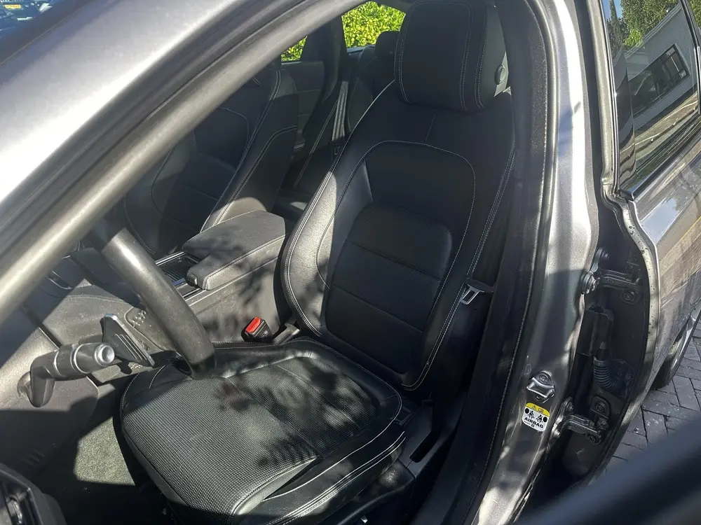 Jaguar XF 2.0d Chequered Flag R Sport Panoramadak uit 2020, foto 17