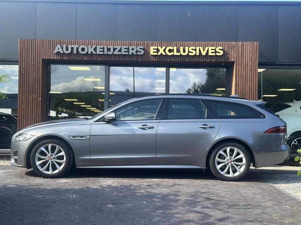 Jaguar XF 2.0d Chequered Flag R Sport Panoramadak uit 2020, foto 5