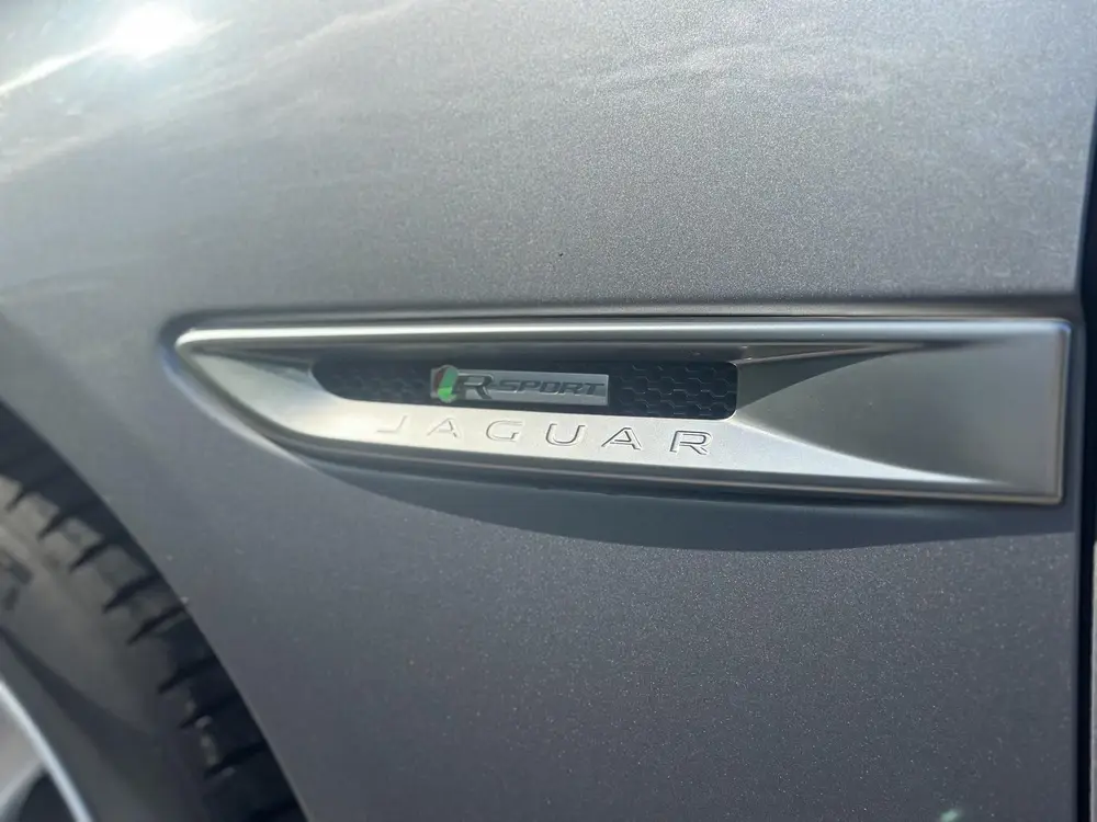 Jaguar XF 2.0d Chequered Flag R Sport Panoramadak uit 2020, foto 9