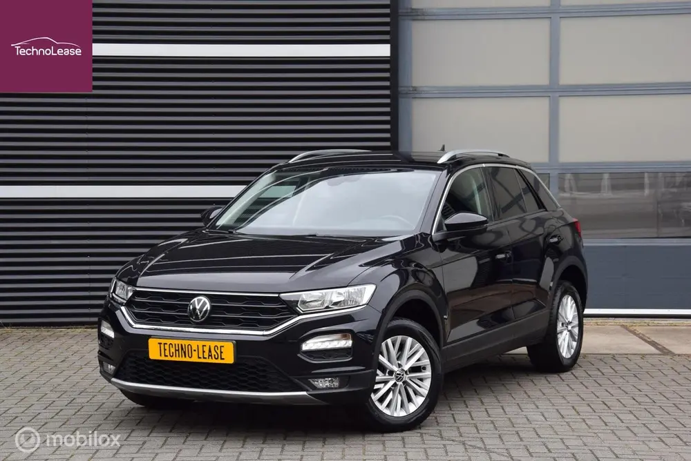 Volkswagen T-Roc 1.5 TSI Style Business Trekhaak Carplay Ada uit 2021