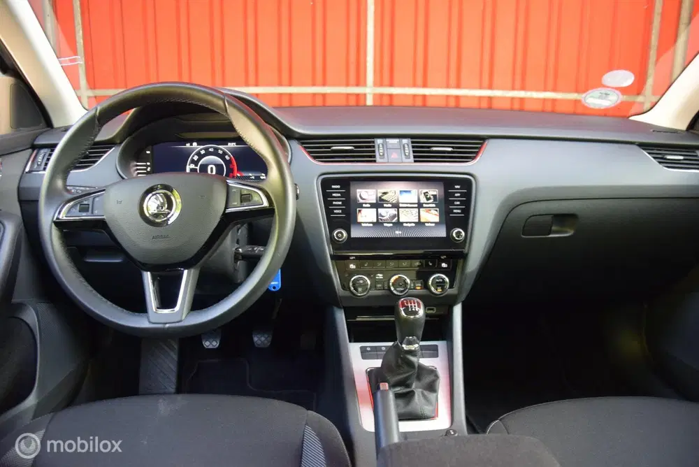 Skoda Octavia 1.0 TSI Greentech Business Edition Trekh uit 2020, foto 10